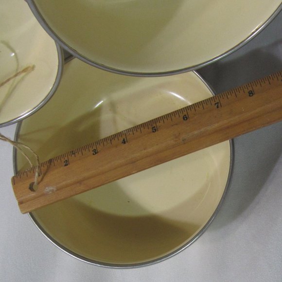 KOBE METAL NESTING BOWLS VERY NICE CONDITION LARGEST IS 7" SET OF 3 - Picture 8 of 9